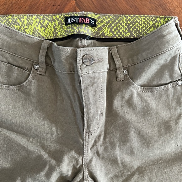 Taupe jean pants Size 26 with stretch SUPER CUTE EUC - Picture 3 of 12